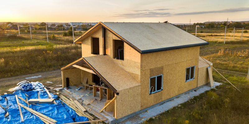 construction-of-new-and-modern-modular-house-B8U6S98